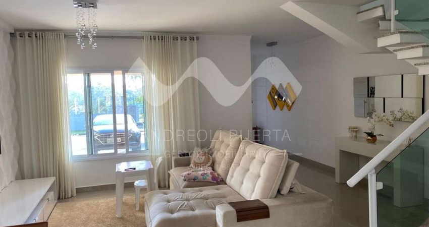 Casa em Condomínio à Venda em Mogi das Cruzes-SP - Parque das Figueiras  Sobrado com 3 Quartos, Suíte. Estuda permuta!