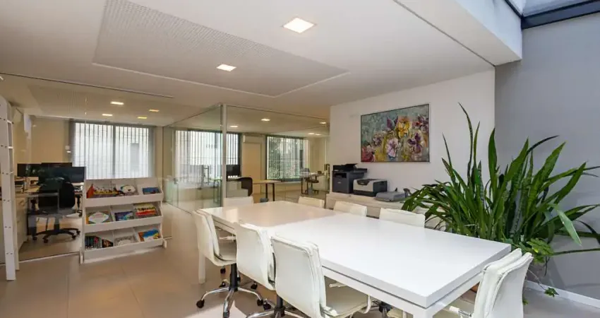 Casa Comercial e Residencial no Bom Retiro - Curitiba/PR