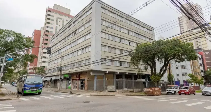 Apartamento com 3 quartos para alugar na Rua Benjamin Constant, 350, Centro, Curitiba