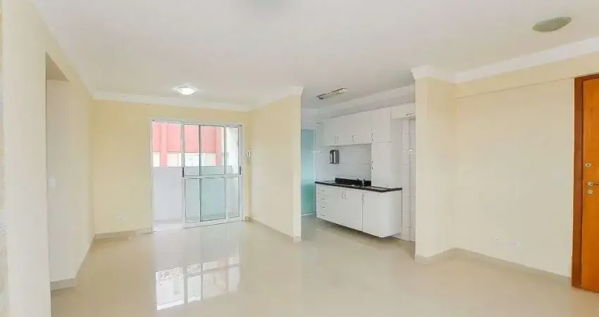 Apartamento com 3 dormitórios para alugar, 76 m² por R$ 3.900,