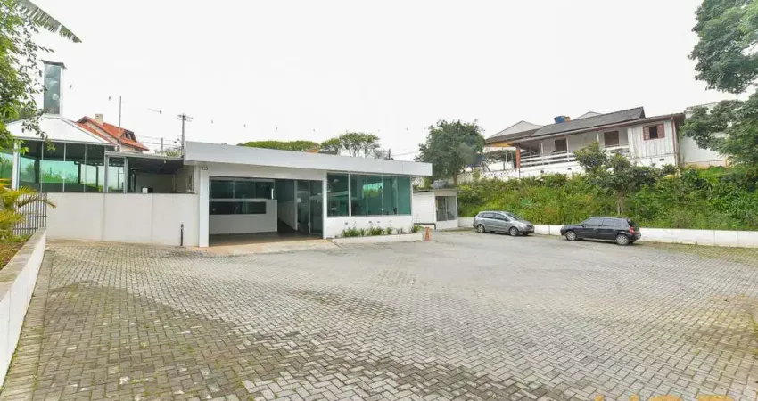 Casa para alugar na Avenida Cândido Hartmann, 1787, Mercês, Curitiba