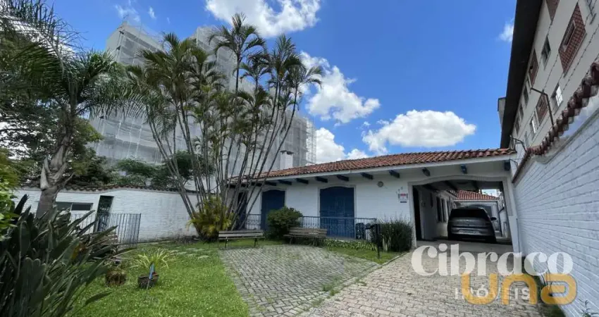 Casa para alugar na Rua Floriano Essenfelder, 178, Alto da Glória, Curitiba
