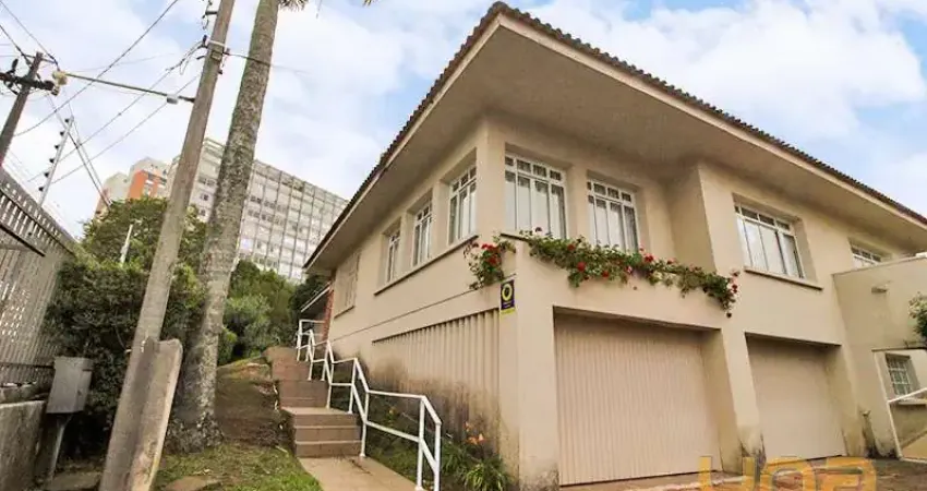 Imobiliária Cilar Aluga Casa 4 Quartos no Alto da XV com 335m²
