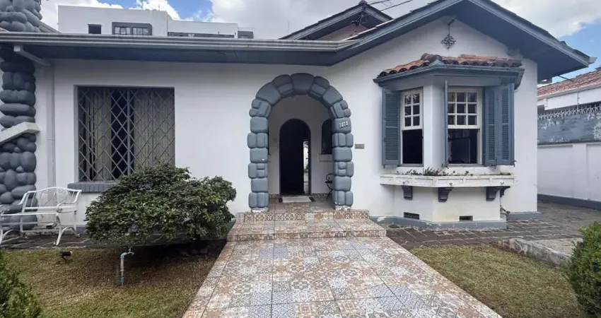 Casa para alugar na Alameda Augusto Stellfeld, 1015, Centro, Curitiba