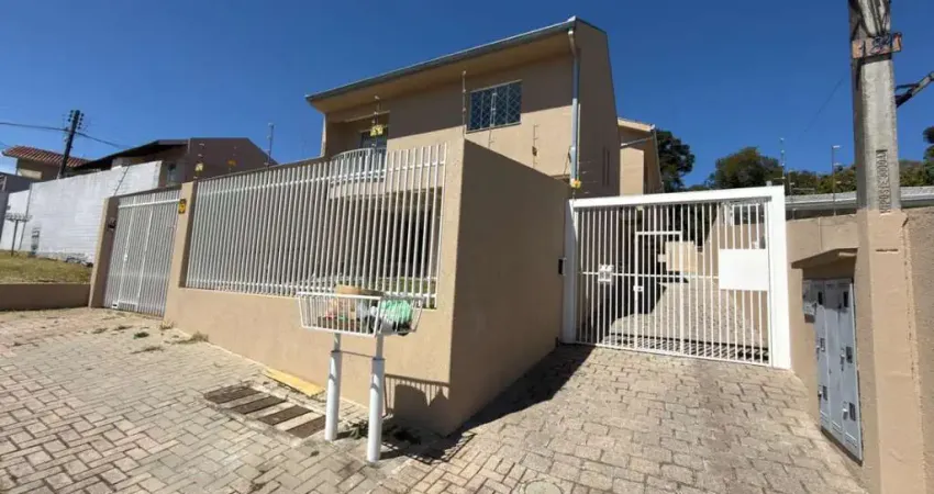 Casa com 3 quartos para alugar na Rua Bernardino Iatauro, 181, Orleans, Curitiba