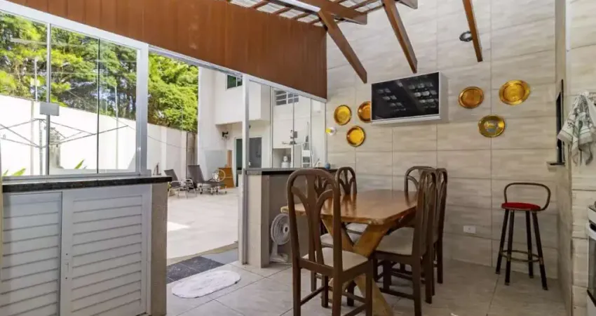 Sobrado triplex 246m² com 04 quartos em santa felicidade - cur