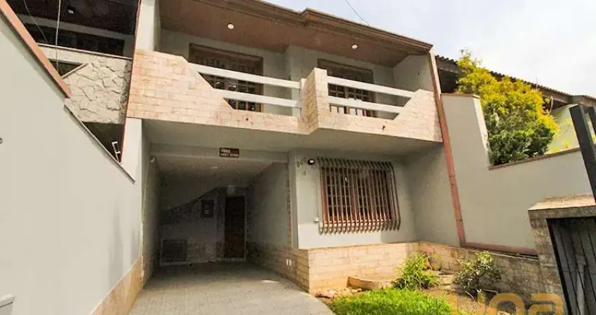 Imobiliária cilar vende sobrado triplex 3 quartos no uberaba c