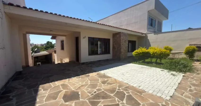 Casa com 3 quartos para alugar na Rua Santo Garbuio, 145, Xaxim, Curitiba