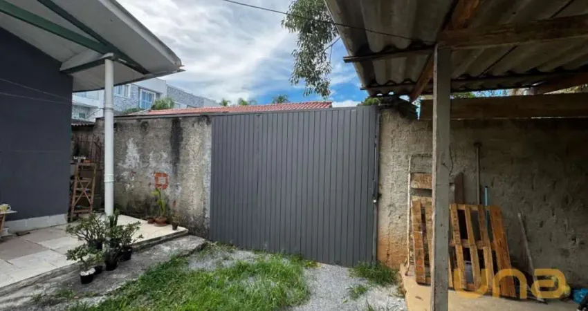 Casa com 3 quartos para alugar na Rua Albano Reis, 351, Ahú, Curitiba