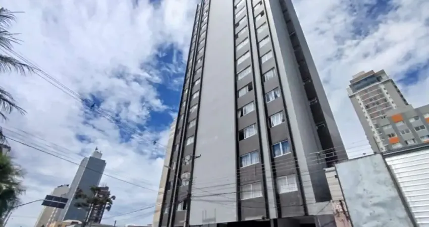 Apartamento com 3 quartos para alugar na Rua Mariano Torres, 764, Centro, Curitiba