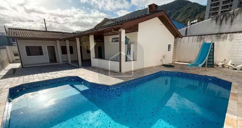 Casa com 3 quartos à venda no Sumaré, Caraguatatuba