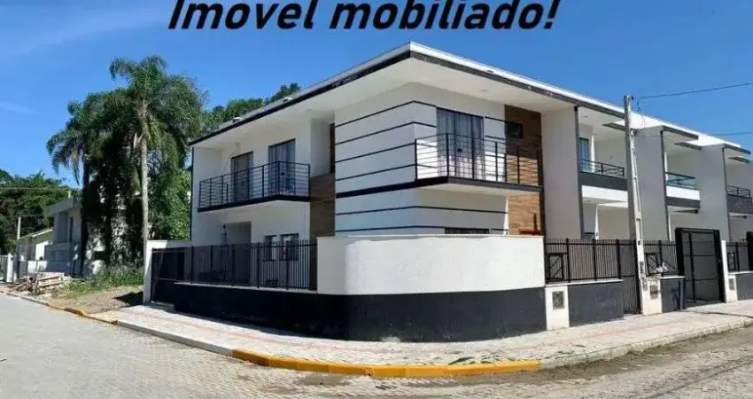 Sobrado a com 151 m² com 3 Suítes - Centro - Balneário Piçarras - SC