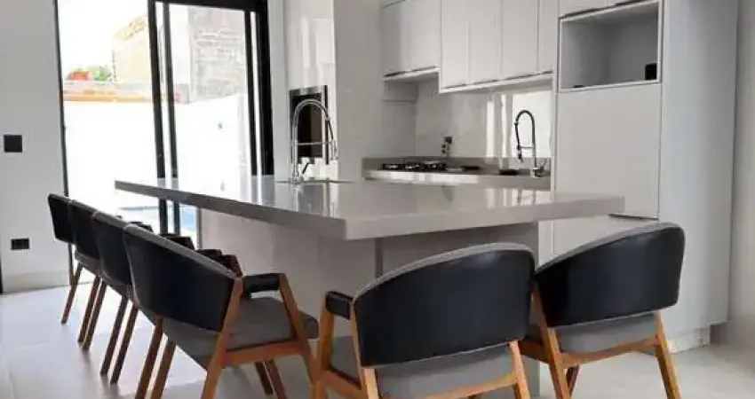 Casa à venda no jardim monte rei em maringá – 3 suítes e piscina aquecida