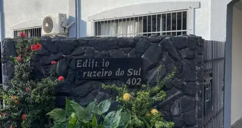 Apartamento com 2 quartos à venda na Zona 07, Maringá