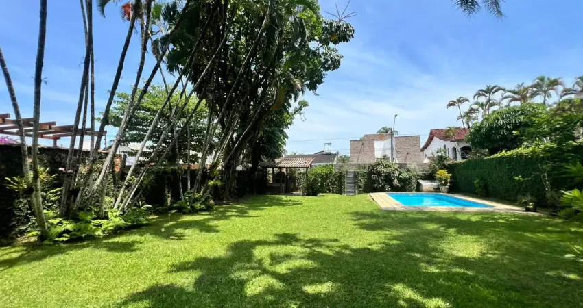 Casa à venda na enseada – 4 dormitórios 600m terreno  - conforto e localização privilegiada