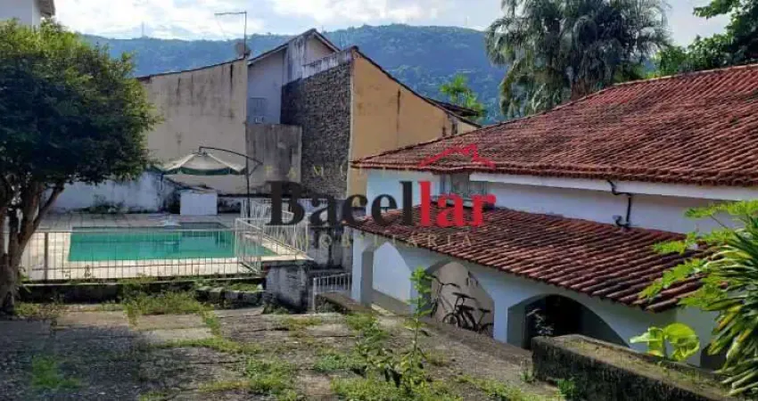 Casa com 3 quartos à venda na Rua Desembargador Cesinio Paiva, São Francisco, Niterói