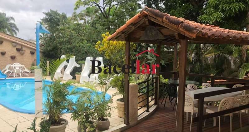 Apartamento com 3 quartos para alugar na Rua Desembargador Martinho Garcez, Jardim Guanabara, Rio de Janeiro