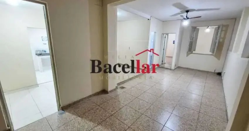 Casa comercial com 7 salas para alugar na Rua São Januário, São Cristóvão, Rio de Janeiro