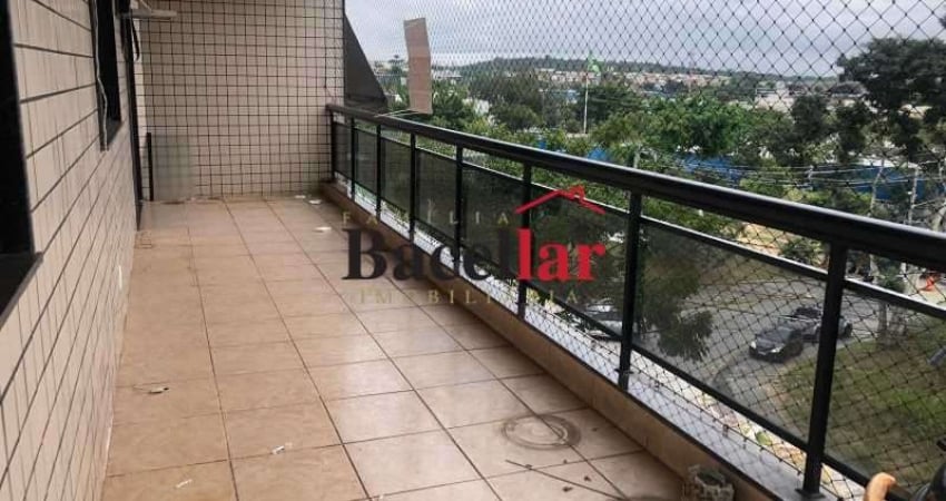 Apartamento com 3 quartos para alugar na Rua Alberto Delfino, Jardim Carioca, Rio de Janeiro