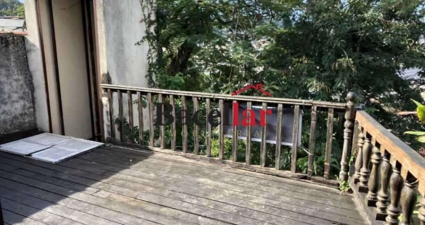 Casa com 5 quartos para alugar na Rua Comendador Martinelli, Grajaú, Rio de Janeiro