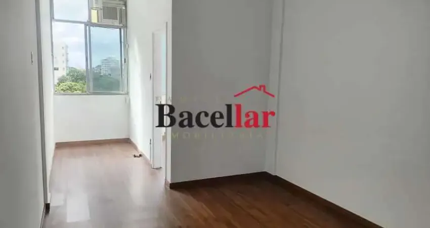 Apartamento com 2 quartos para alugar na Rua Félix da Cunha, Tijuca, Rio de Janeiro