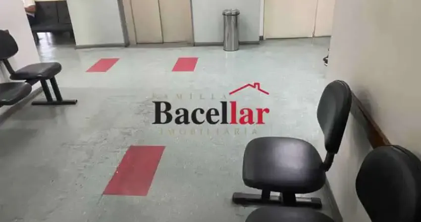 Prédio com 3 salas à venda na Rua Leopoldina Rego, Penha, Rio de Janeiro