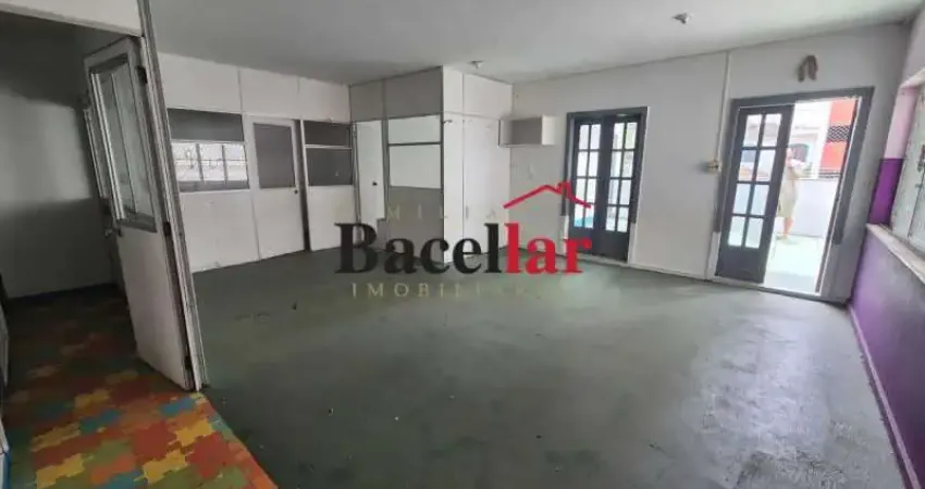 Comercial, casa duplex, tijuca, 500 metros, rua tradicional, próximo a uruguai, amplo espaço