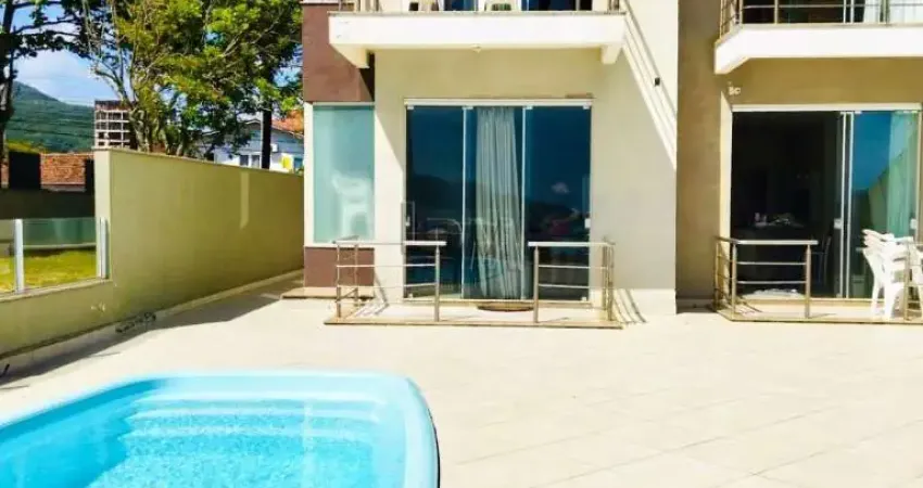 Apartamento com 3 quartos para alugar na Avenida Senador Atílio Fontana, 678, Balneário Perequê, Porto Belo