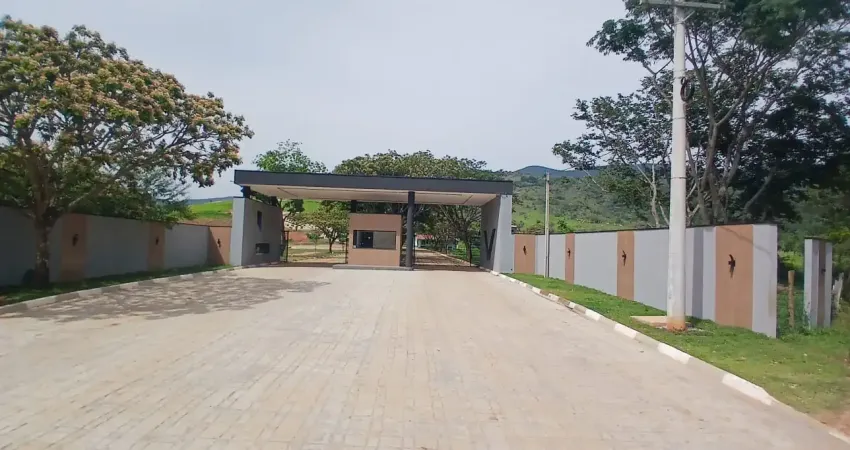 Pagamento Facilitado | LOTES a partir de 300m² na Região de ATIBAIA | Condomínio Fechado com Área de Lazer | PRONTO pra construir