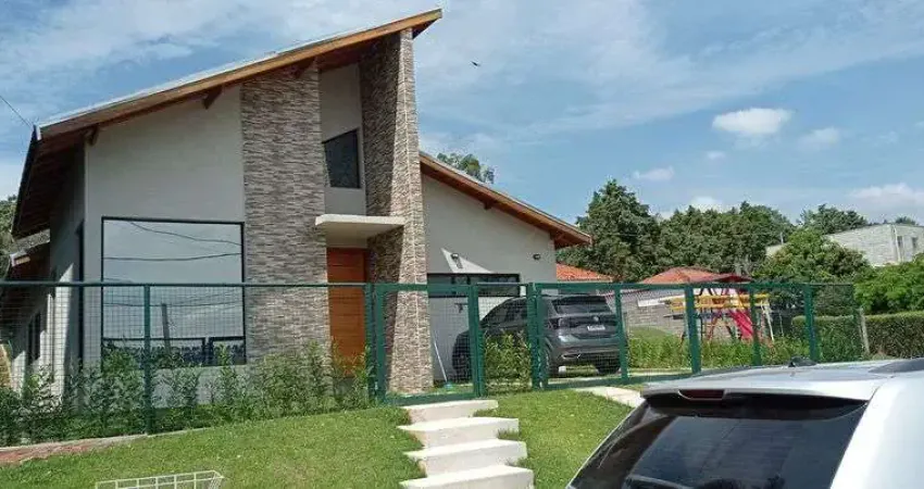 Casa nova em Condomínio Fechado