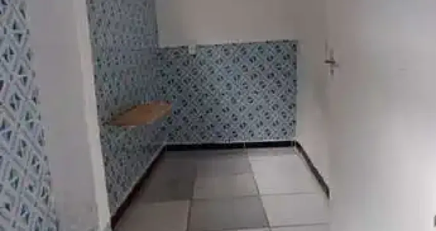 Casa para Locação em Simões Filho, CIA 1 QUADRA 7, 2 dormitórios, 1 banheiro