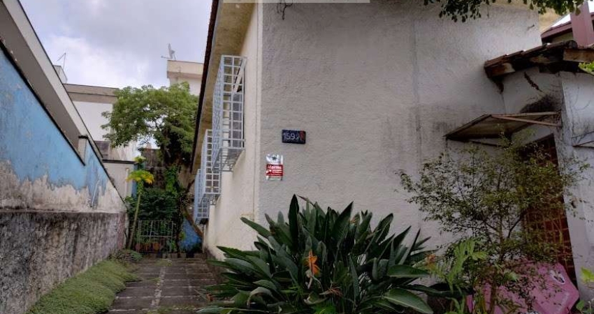 Casa Semi-Térrea com 2 dormitórios sala 5 vagas amplo quintal localizada no Klabin, região nobre do Jardim da Glória e Vila Mariana