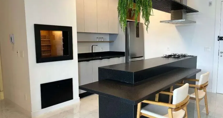 Aluguel anual, Lindo apartamento com 3 dormitórios sendo 3 suítes com vista para o mar e 2 vagas de garagem privativas