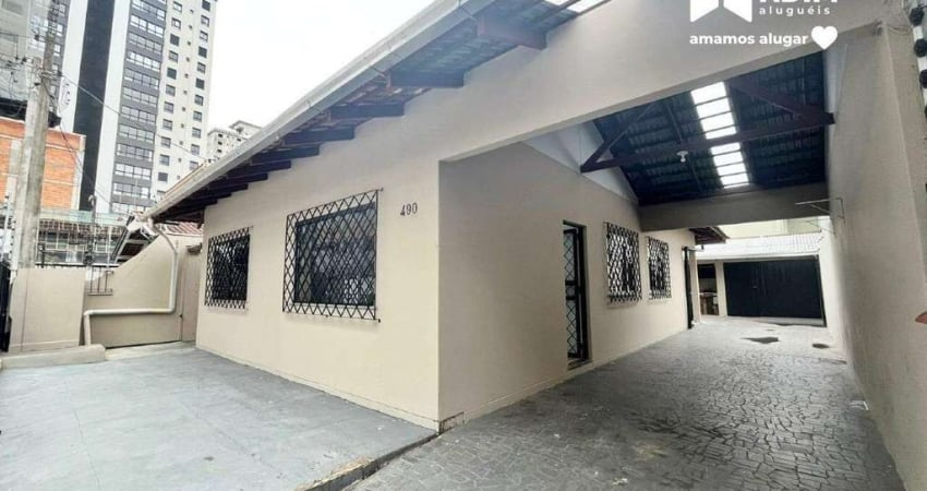 Aluguel Anual: Casa com 3 quartos ampla no centro de Balneário Camboriú