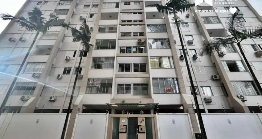 Aluguel anual: apartamento reformado e mobiliado com 2 quartos a poucos metros do mar em balneário camboriú.