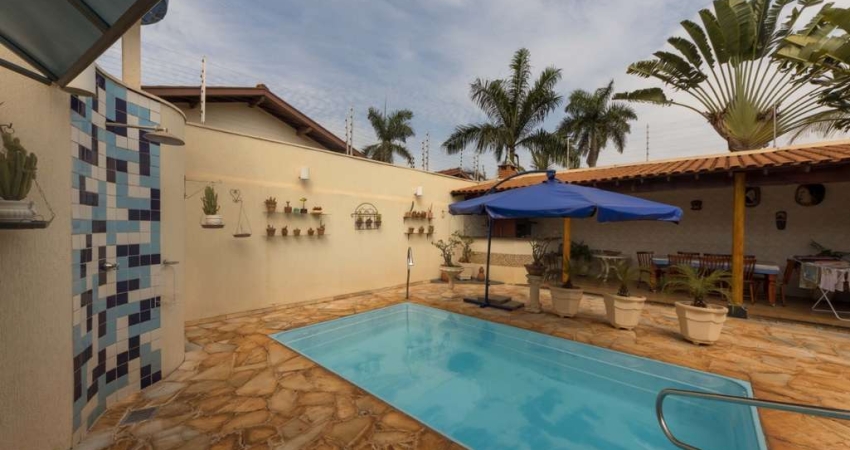 Sensacional casa tipo para venda com 3 quartos, sendo 1 suíte, 400m²