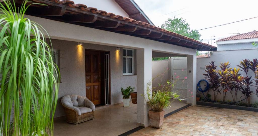 Elegante casa de vila para venda com 3 quartos, sendo 1 suíte, 220m²