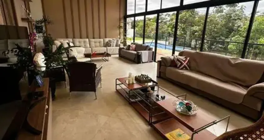 BELÍSSIMA CASA TÉRREA NO CONDOMÍNIO TERRAS DA ALVORADA