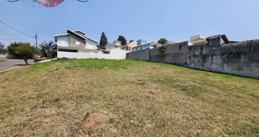 Terreno à Venda no condomínio Terras de Genova - lote em declive.