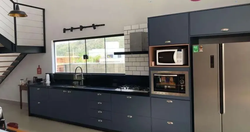 Casa à venda 3 suítes jundiaí | pé-direito alto | piscina | aceita permuta