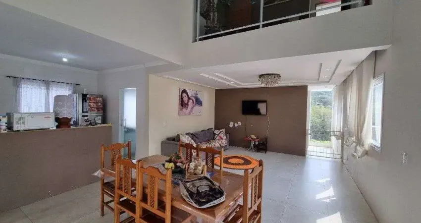 Casa espaçosa em condomínio com 3 dormitórios e área de lazer completa - residen