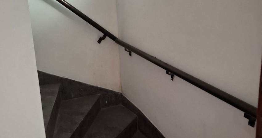 Excelente  conjunto comercial,  2 salas, 1 loja térreo.