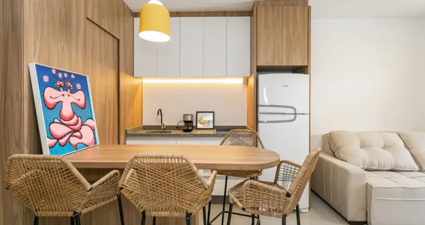 Mobiliado e Moderno | 2 Quartos com Churrasqueira no Ribeirão da Ilha