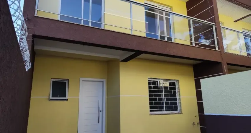 Sobrado novo à venda com 3 quartos, 1 suíte, 104m², no Santa Cândida, Curitiba.