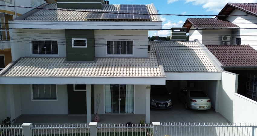 Casa com Piscina e 3 quartos, Passo Manso - Blumenau