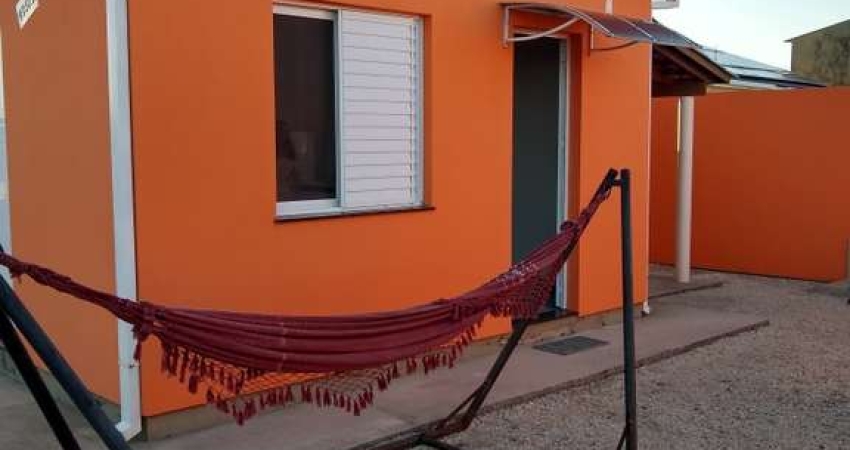 Casa para Venda em Pelotas, Laranjal, 2 dormitórios, 1 banheiro