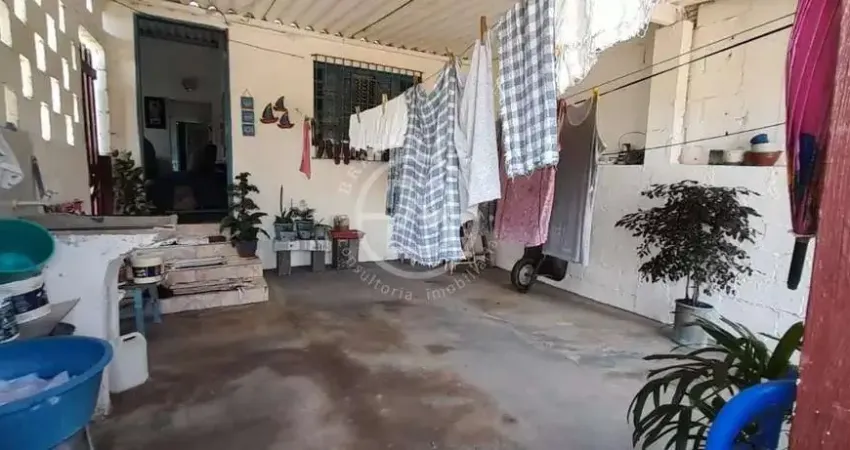 Casa para Venda em Peruíbe, Estância São José, 2 dormitórios, 1 banheiro, 2 vagas