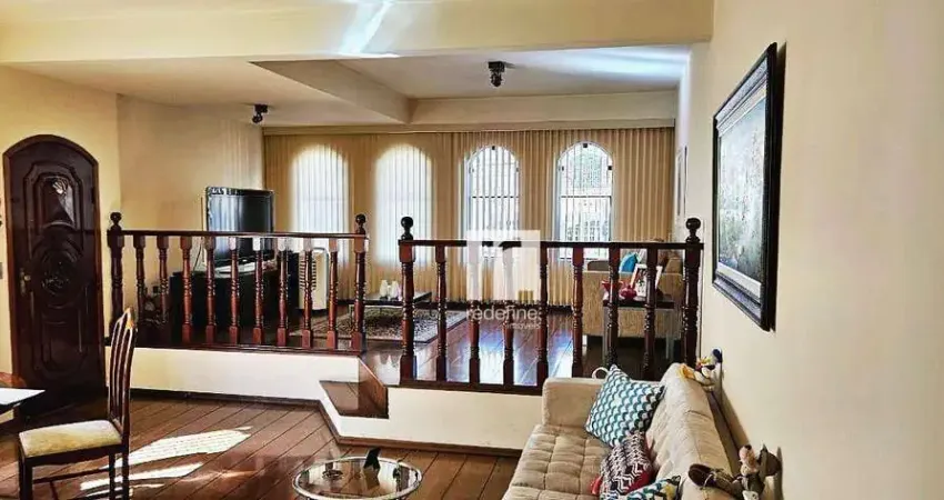 Sobrado com 3 dormitórios (1 suíte) e 4 vagas à venda, 390 m² por R$ 2.000.000 - Ipiranga - São Paulo/SP