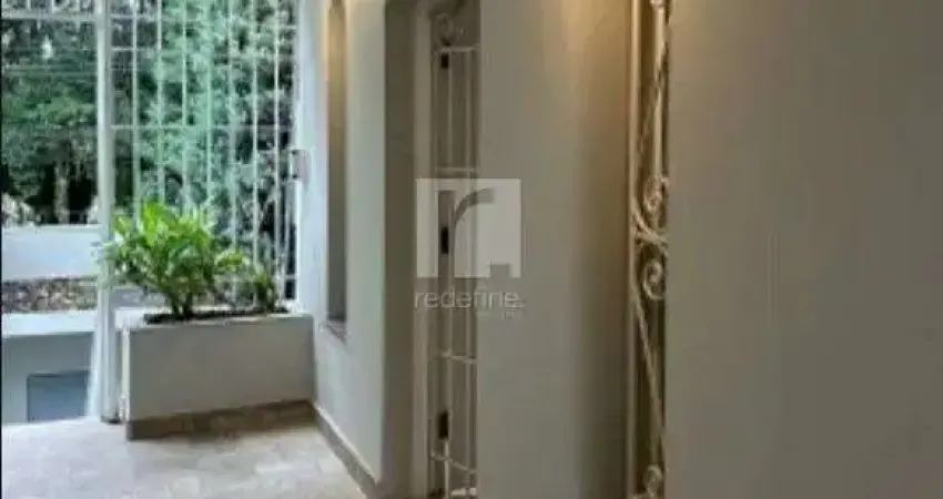 Sobrado à venda com 04 quartos (01 suíte) 05 vagas de garagem e local estratégico entre os metrô são judas e conceição - venda r$ 1.070.000,00