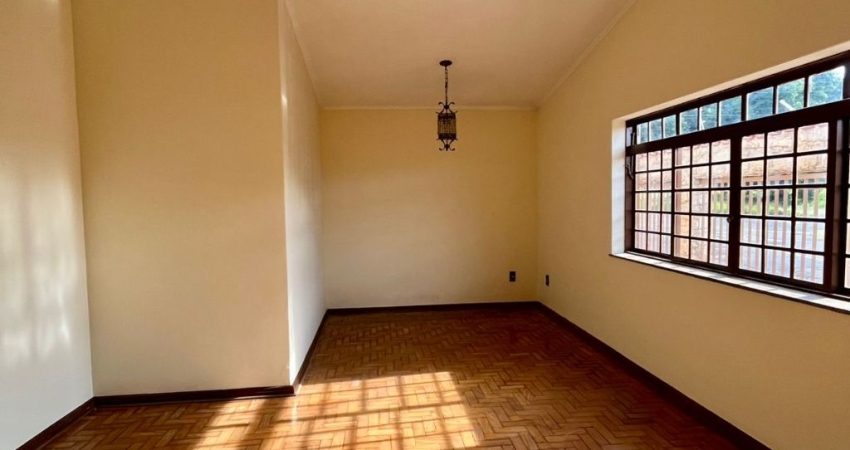 Linda Casa para Locação no Jardim Roselandia